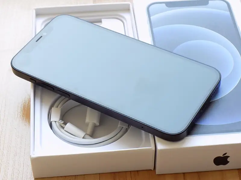 iPhone 12 128GB Černá